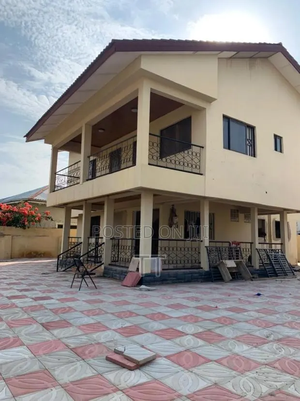 4bdrm House in Baatsona Total Close for rent · Photo 1