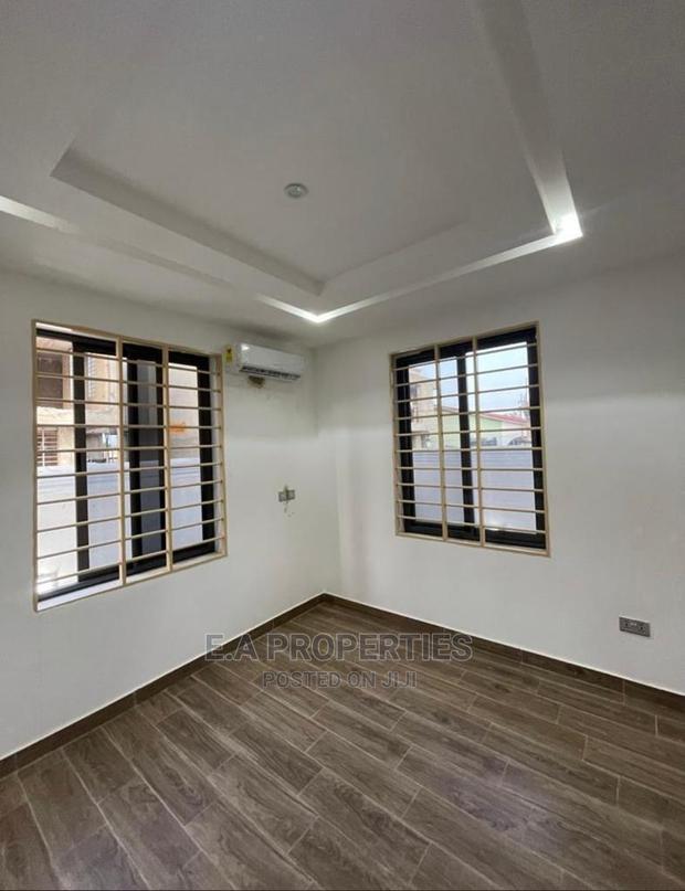 3bdrm House in E a Properties, Owusu Ansah for Sale · Photo 4
