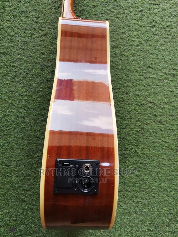 Gibson Semi-Acoustic · Photo 5