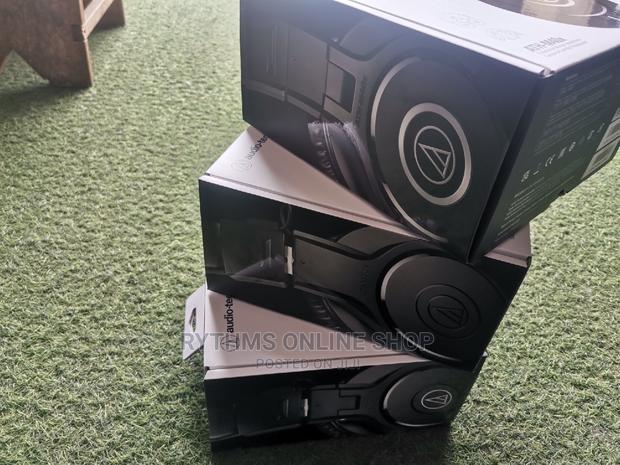 Headphone (Audio-Technica Ath-M40x) · Photo 1