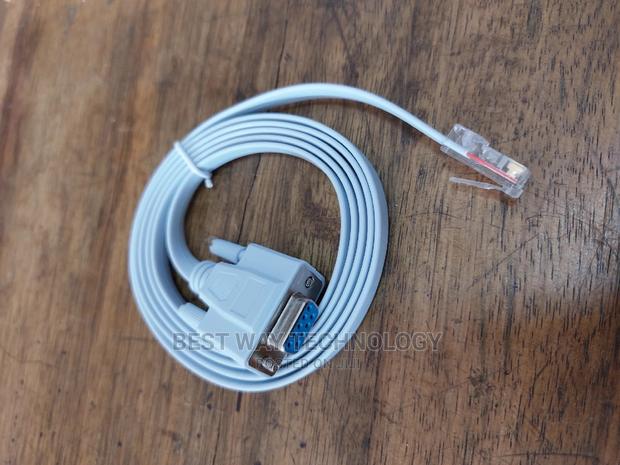 Consel Cable. Rj45 to Serial 9pin · Photo 1