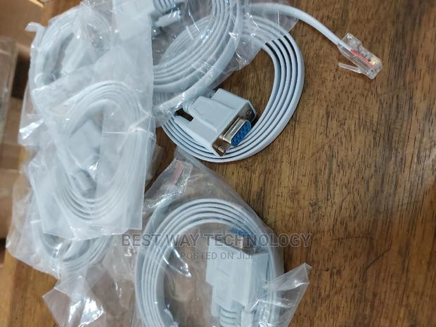Consel Cable. Rj45 to Serial 9pin · Photo 2
