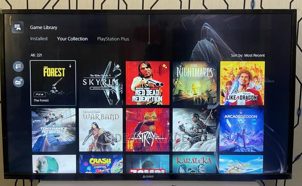 Playstation 5 Standard With About 100 Games · Photo 7
