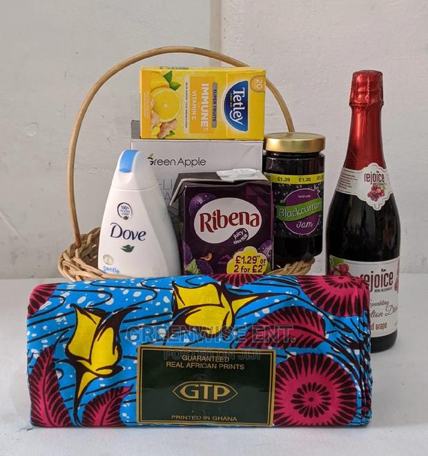 Affordable Luxury Christmas Hamper · Photo 2