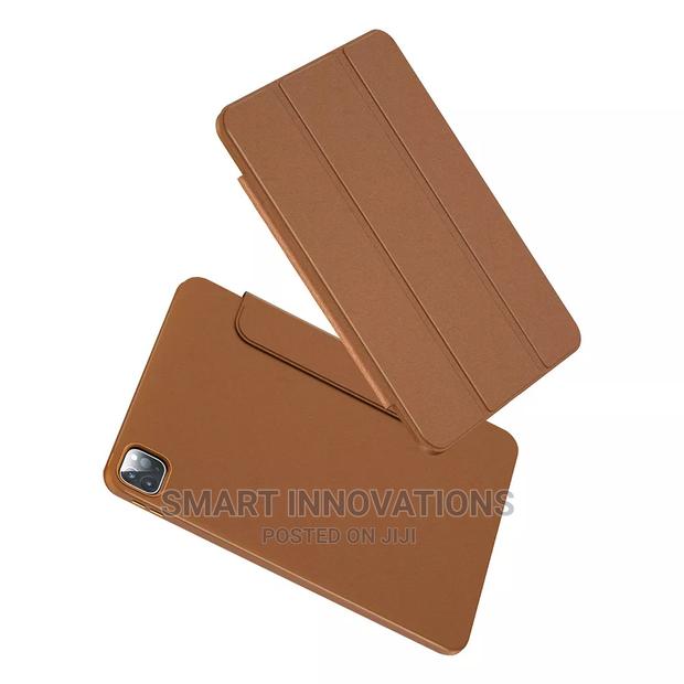 iPad Pro 11 Inch / iPad 10.2 Detachable Magnetic Case · Photo 1