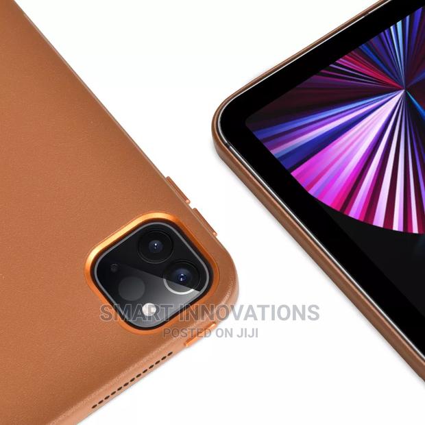 iPad Pro 11 Inch / iPad 10.2 Detachable Magnetic Case · Photo 3