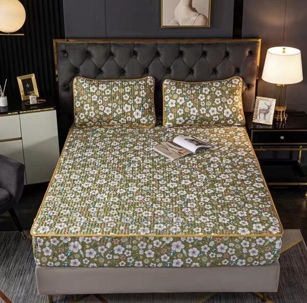 Mattress Cover With Pillow Cases (Double) · Photo 1