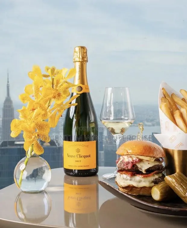 Veuve Clicquot Champagne Brut 75cl · Photo 1