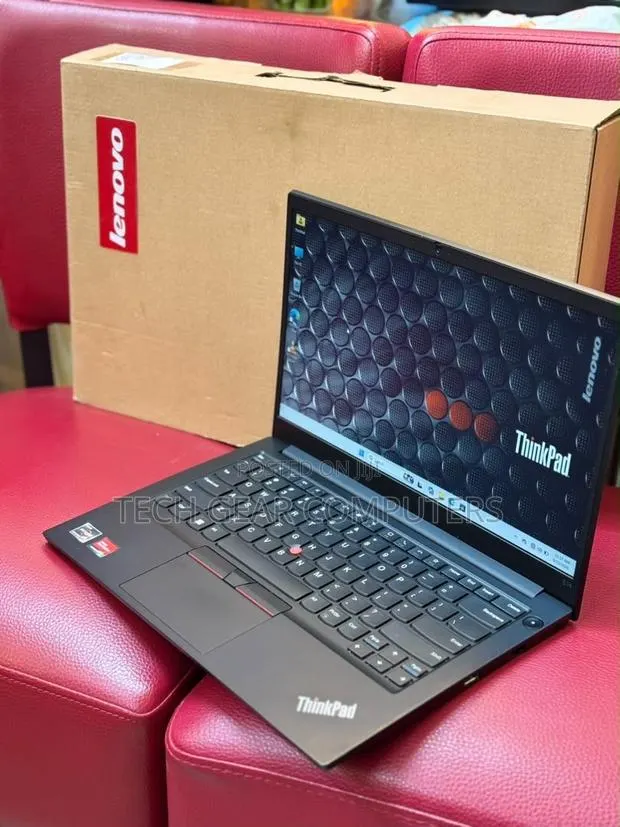 Laptop Lenovo ThinkPad T14 G3 16GB AMD Ryzen 5 SSD 256GB · Photo 1