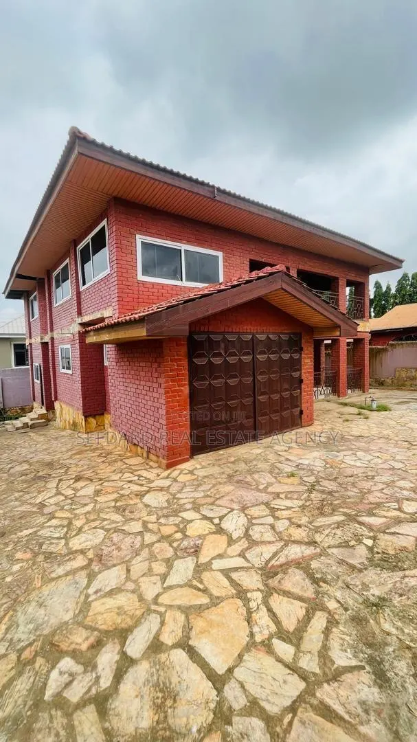 5bdrm House in Sefdard Properties, Kwabenya for sale · Photo 1