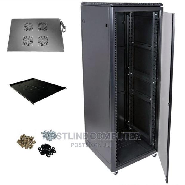 27u 600×1000 Econet Cab Data Rack · Photo 2