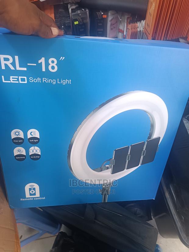 18 Inches Ring Light · Photo 1