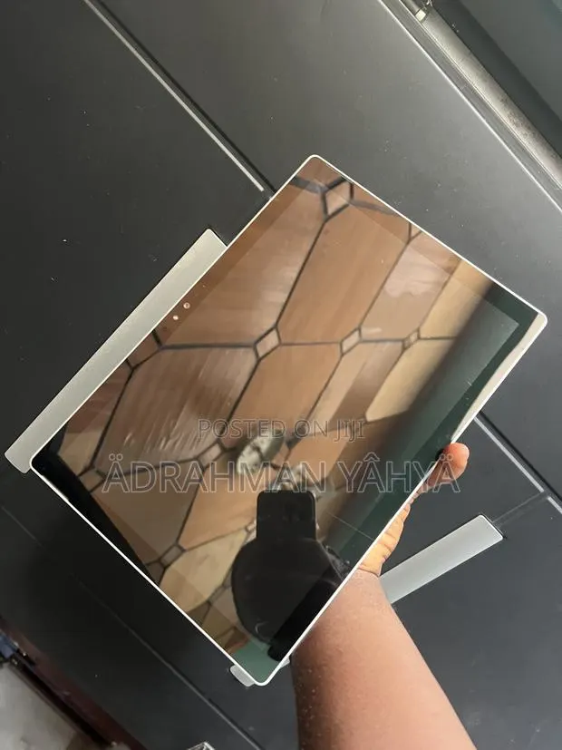 Laptop Microsoft Surface Pro 4 8GB Intel Core i5 SSD 256GB · Photo 1