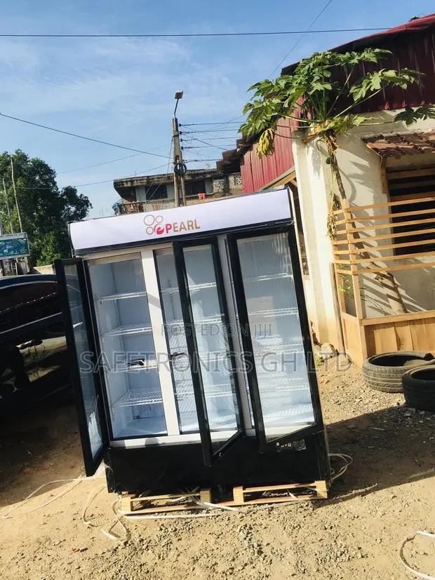 PVC-150 3 Glass Doors Pearl 950 Liters Display Fridge · Photo 1