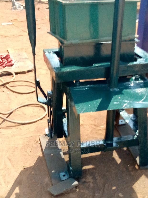 Pick Your Strong Block Machine · Photo 1