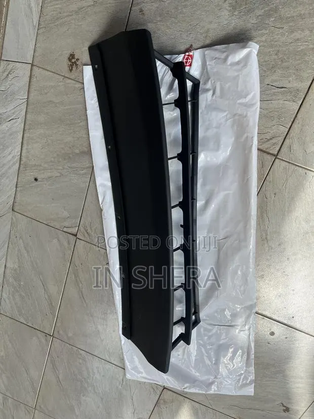 Honda Civic Front Bumper Grill Down, 2016 20 17, 2018 Brand New For · Photo 1