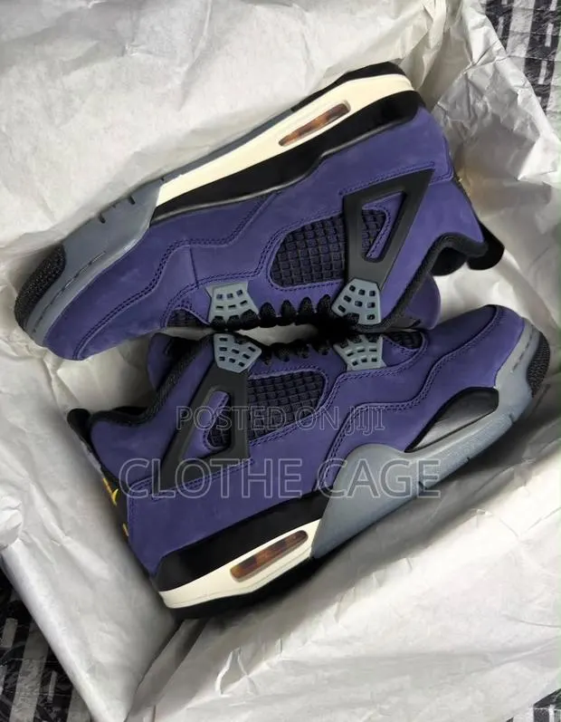 Nike Air Jordan 4 Retro · Photo 1