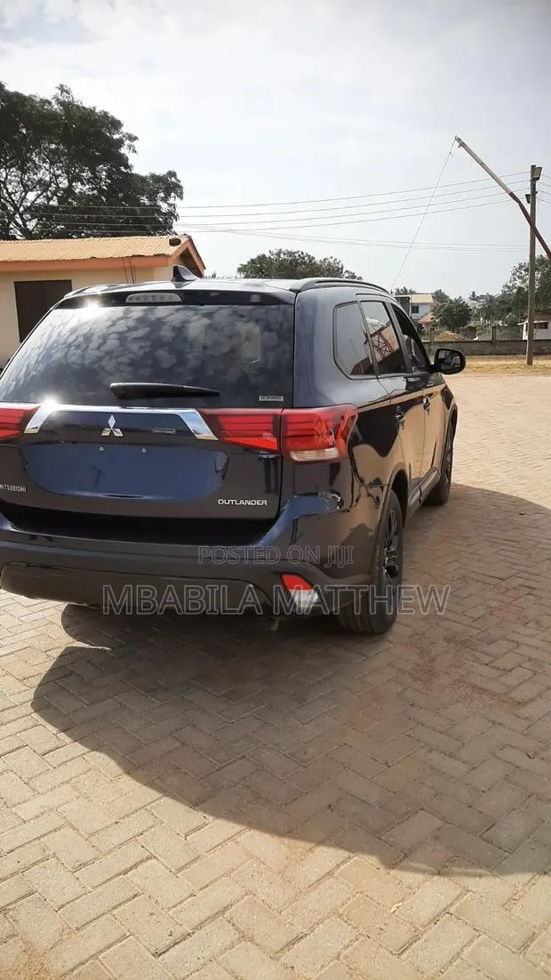 Mitsubishi Outlander 2019 Blue · Photo 1