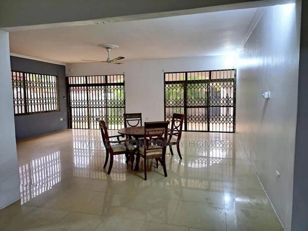 5bdrm House in Hfc Estate, Spintex for rent · Photo 2