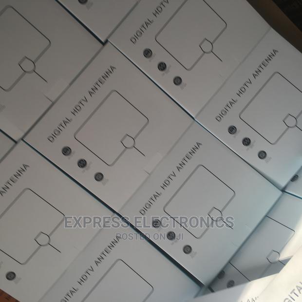 HDTV Indoor Digital Antenna · Photo 1