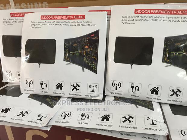 Digital HDTV Antenna With Coaxial Cable and a Back Sticker · Photo 1