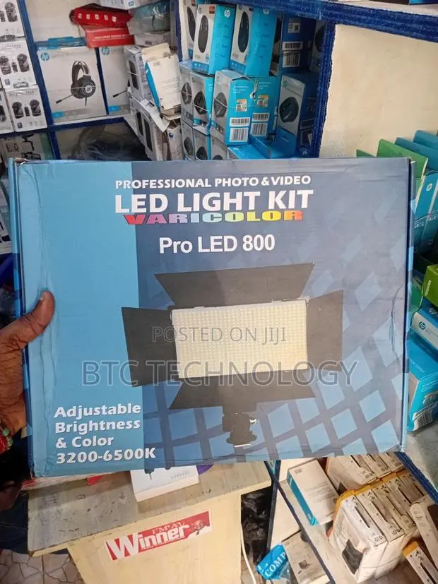 Pro Led 800 Led Light Professional Video and Photo Light · Photo 1