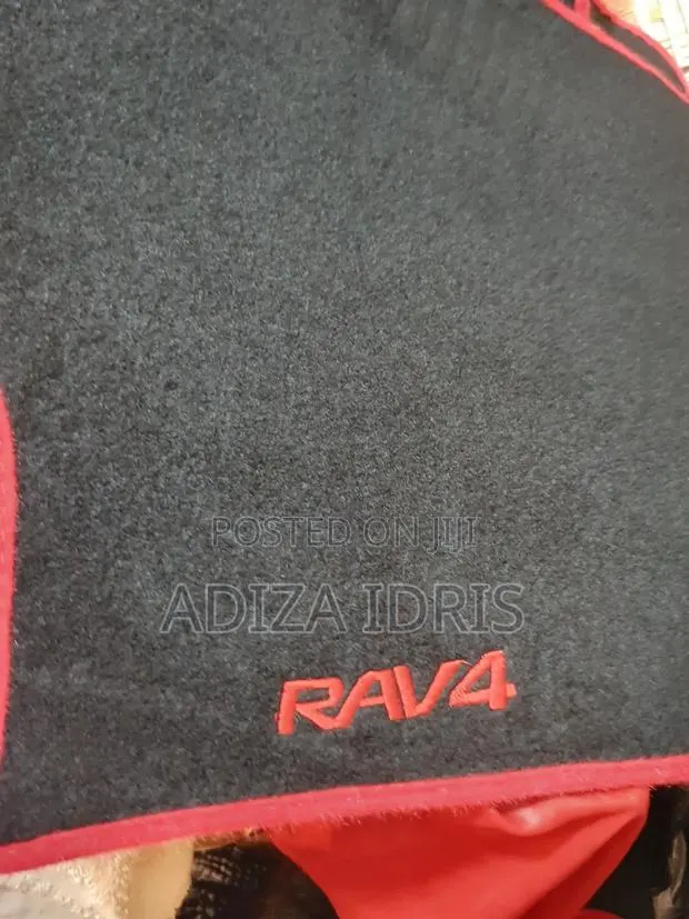 Toyota RAV4 Dashboard Cover · Photo 1