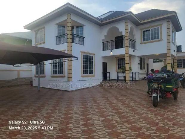 4bdrm Duplex in Suadom Properties, Baatsona Total for rent · Photo 1
