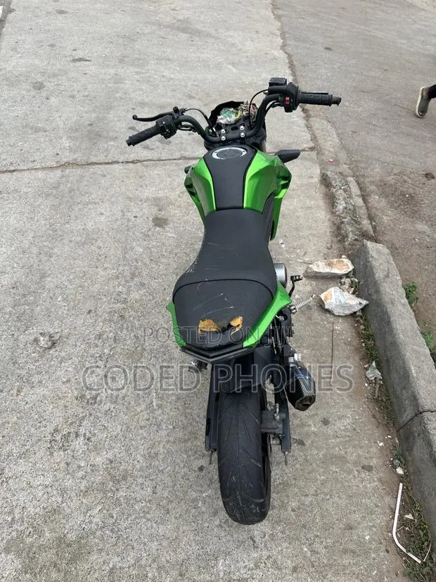 Kawasaki Z125 Pro 2018 Green · Photo 7