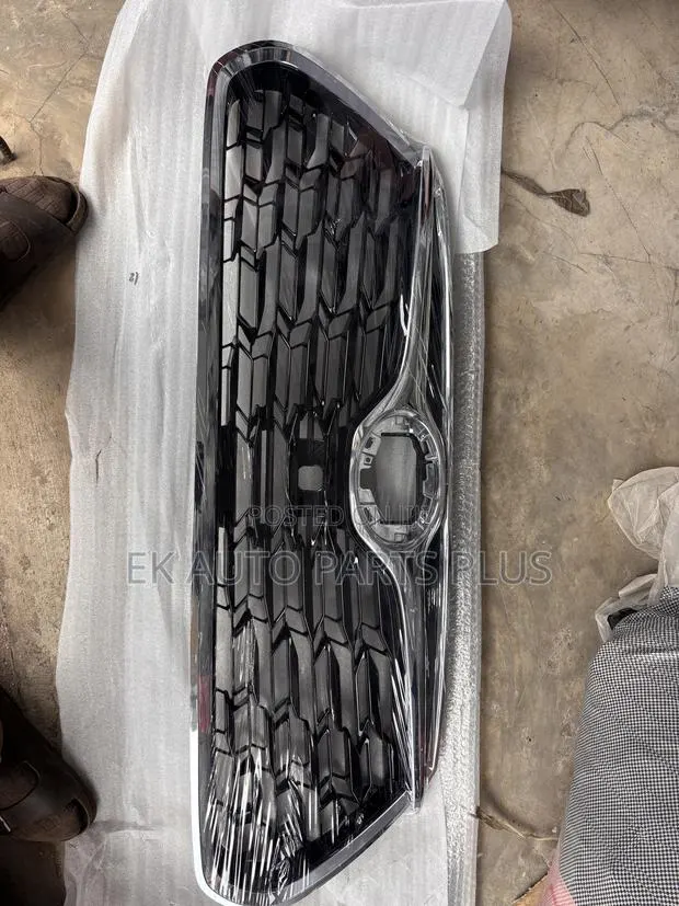Toyota Highlander Grille 2020 2021 2022 2023 · Photo 1