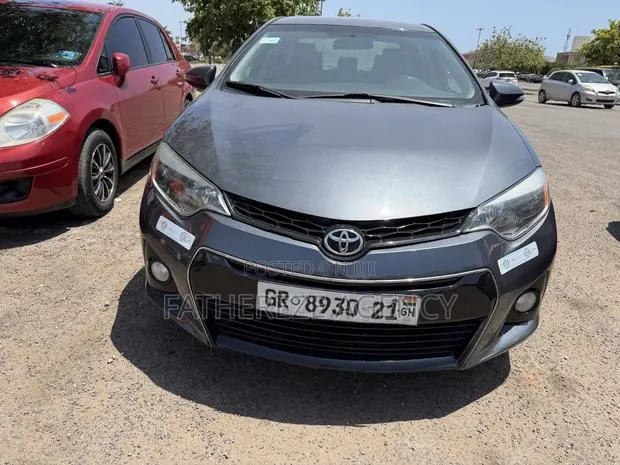 Toyota Corolla S 4dr Sedan (1.8L 4cyl CVT) 2015 Gray · Photo 1