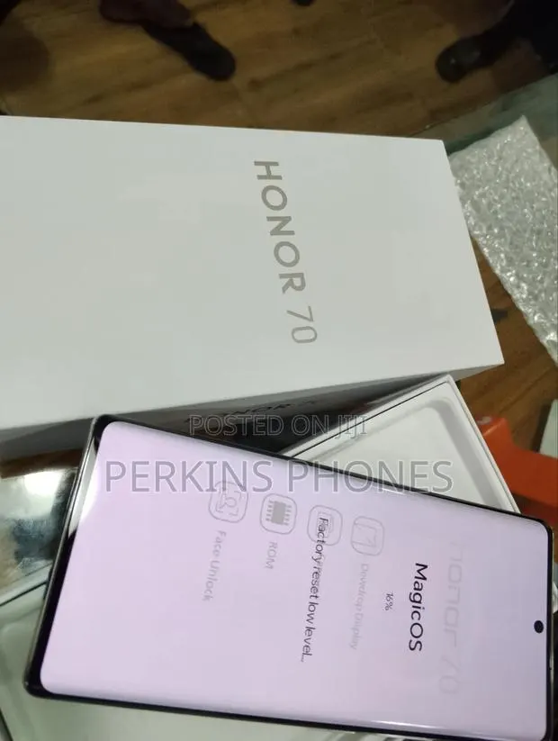New Honor 70 256 GB Gray · Photo 1