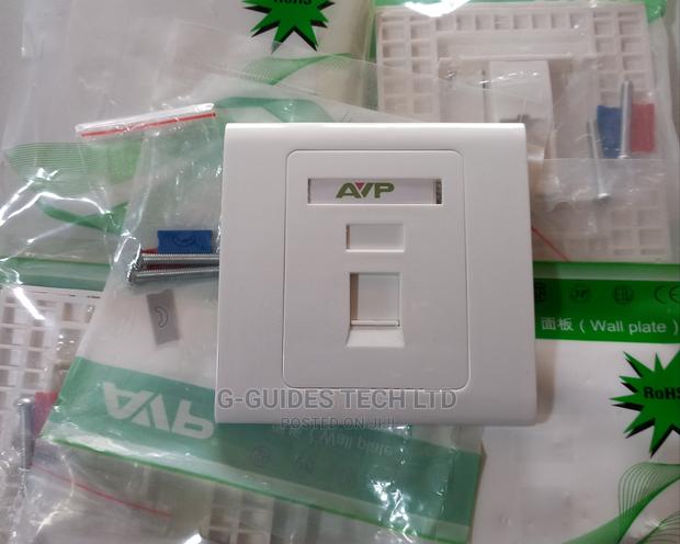 Avp Single Faceplate With Keystone Jack, Single Wall Socket · Photo 1
