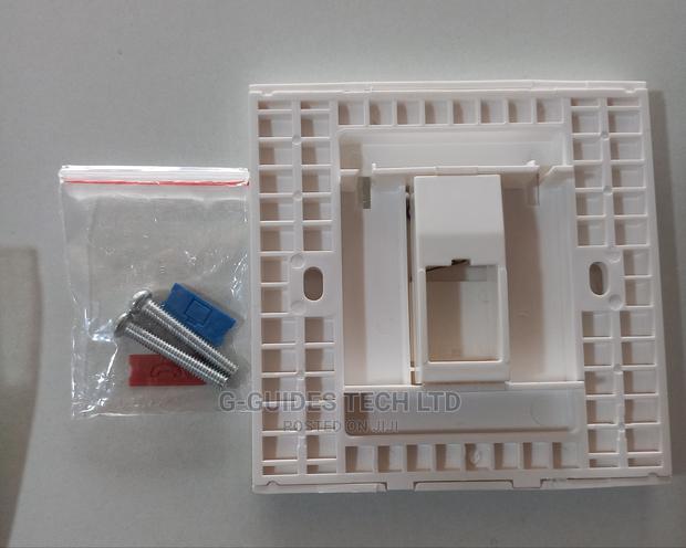 Avp Single Faceplate With Keystone Jack, Single Wall Socket · Photo 3