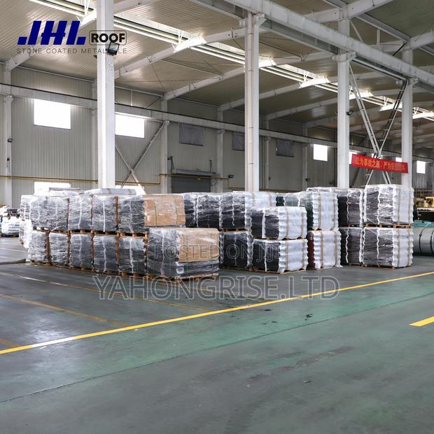 Factory Supply Directly Stone Coated Metal Roof Tile · Photo 2