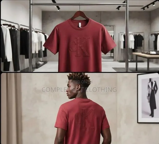Neat Round Neck · Photo 1