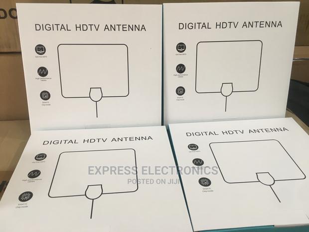 Output Level Indoor Antenna Signal Amplifier Digital · Photo 1