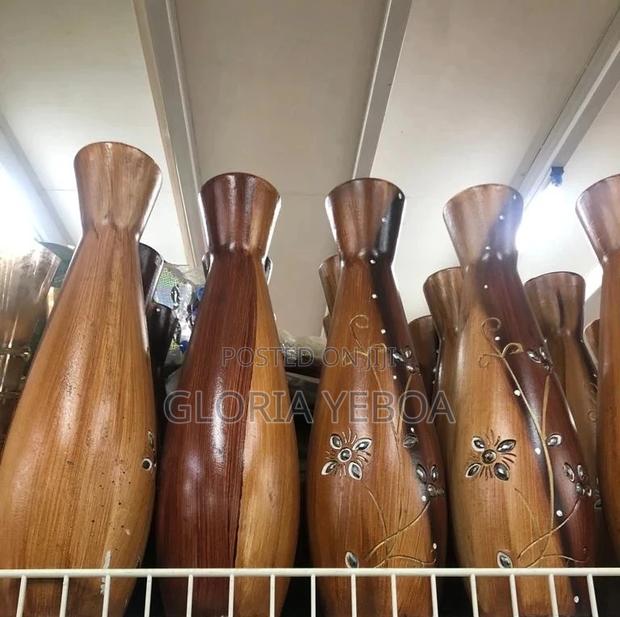 Flower Vases · Photo 2