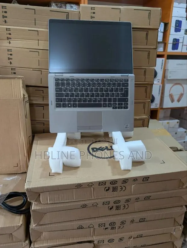 New Laptop Dell Latitude 5310 2-in-1 8GB Intel Core i5 SSD 256GB · Photo 1