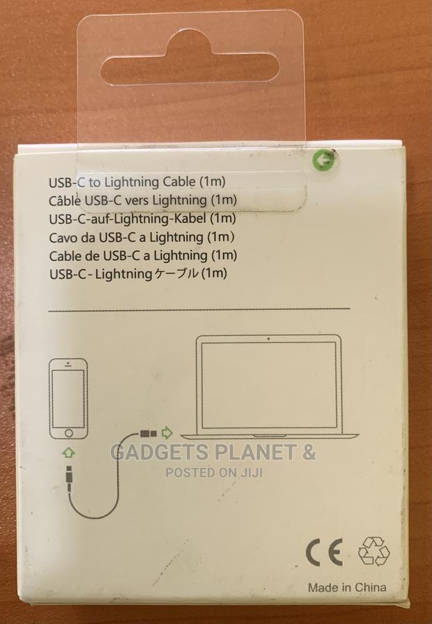 Apple Usb C to Lightening Cable - 1m · Photo 2
