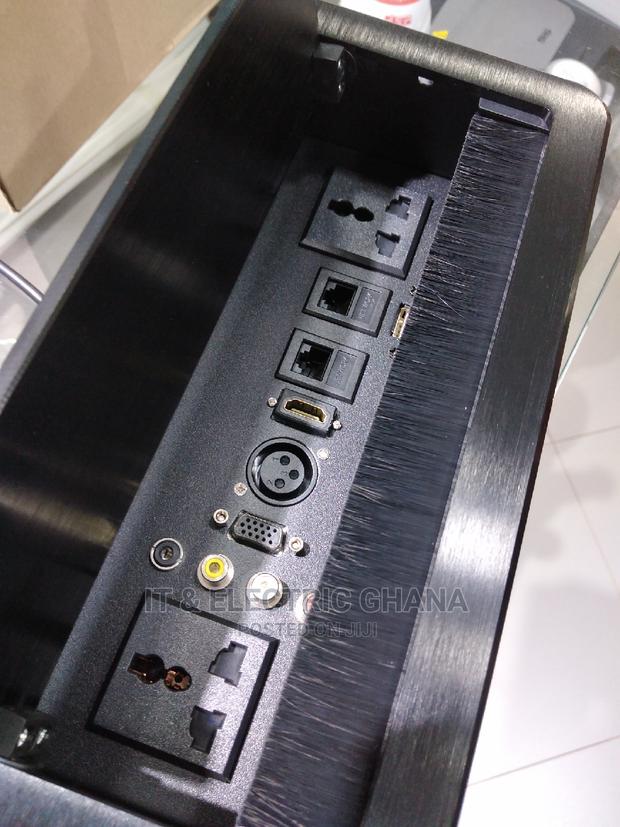 Floor Socket · Photo 1