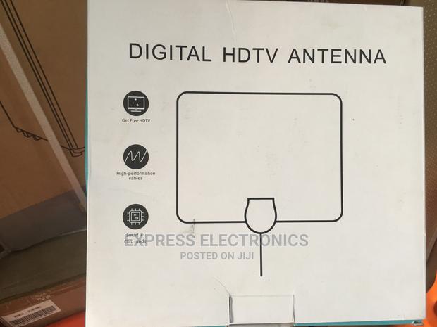 Digital HDTV Antenna Easy to Install Indoor Antenna · Photo 1
