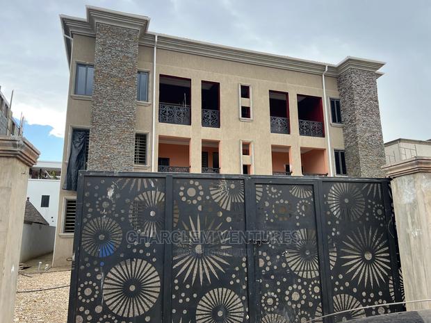 10bdrm Apartment in Oyarifa for Sale · Photo 1