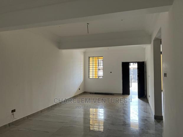 10bdrm Apartment in Oyarifa for Sale · Photo 4