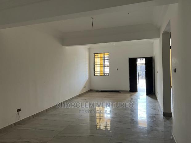 10bdrm Apartment in Oyarifa for Sale · Photo 5