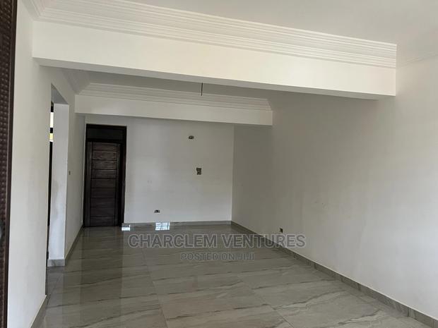 10bdrm Apartment in Oyarifa for Sale · Photo 8