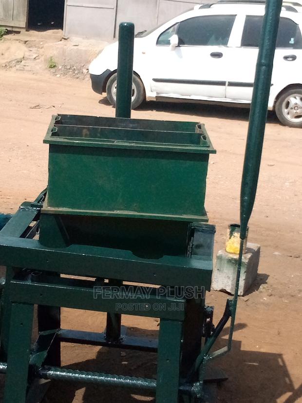Easy to Operate Small Block Machine · Photo 2