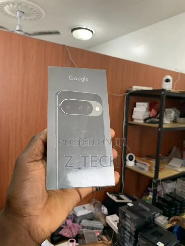New Google Pixel 10 128 GB Black · Photo 1