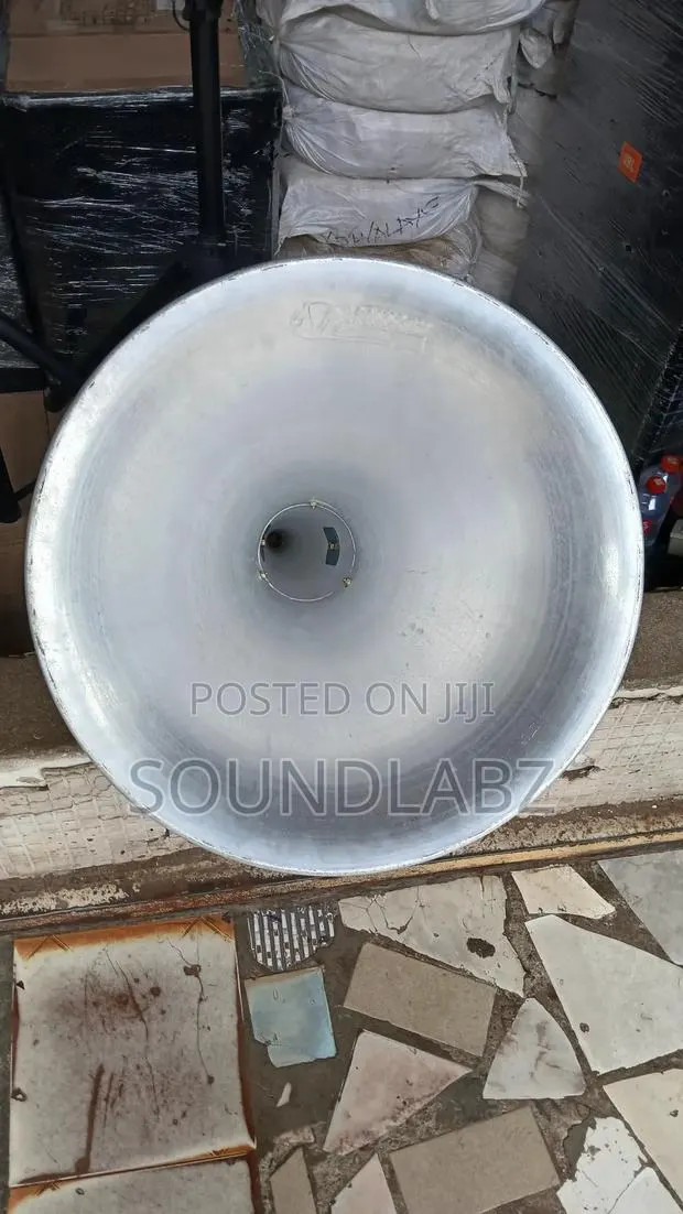 Maxx-on Megaphone With Amplifier · Photo 4