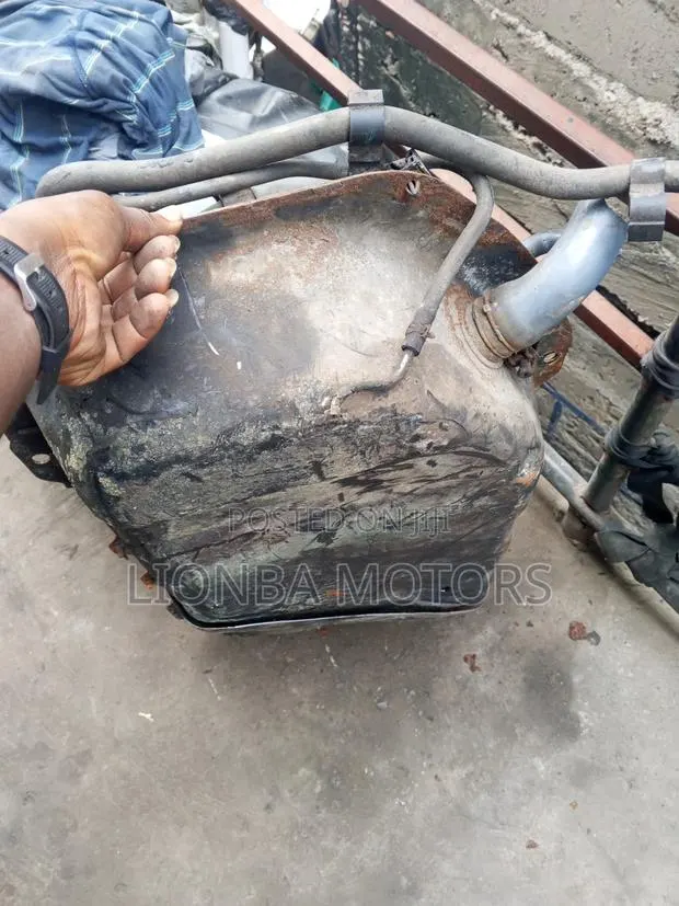 Toyota I10 Fuel Tank · Photo 1